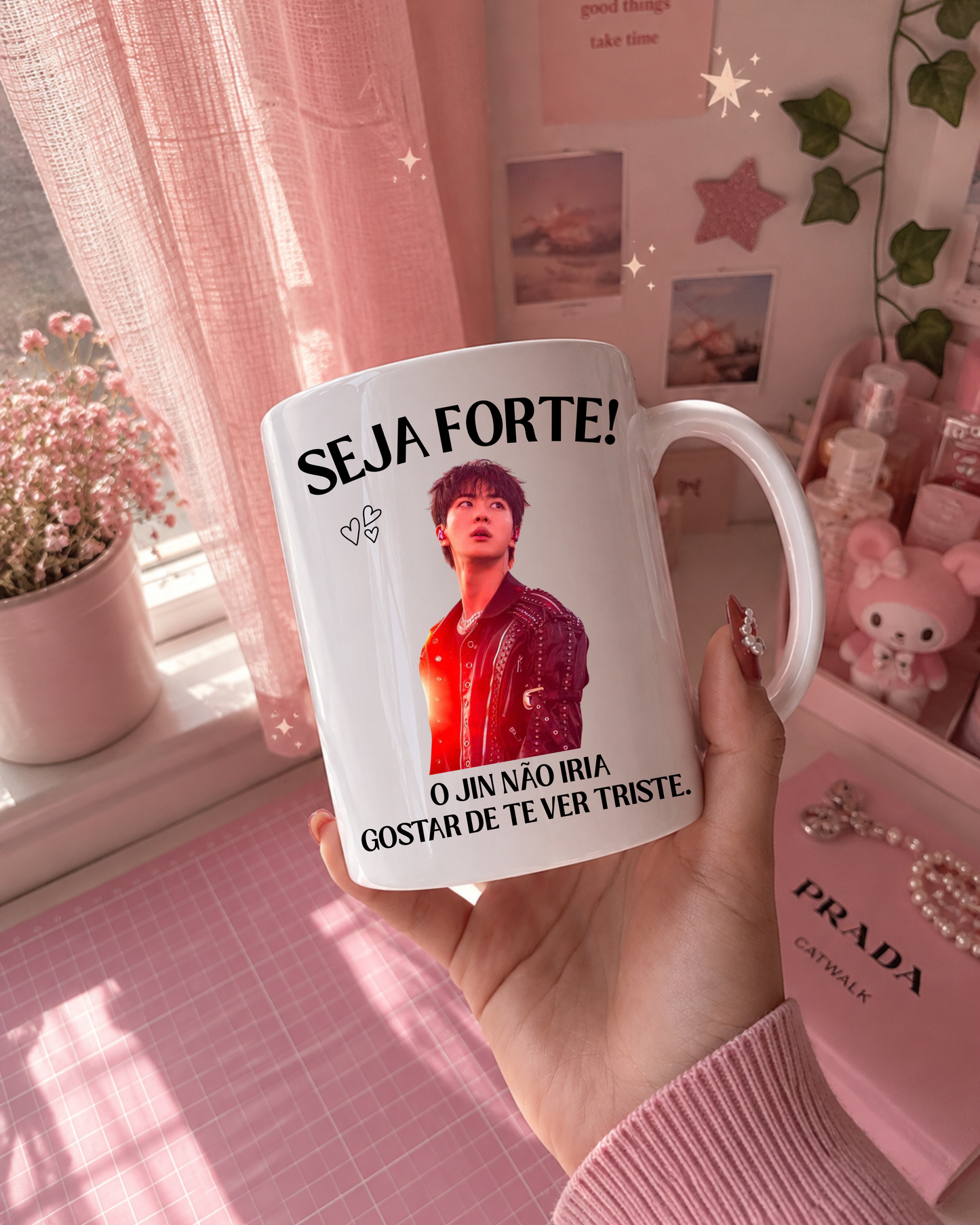 Caneca Motivacional K-Pop "Seja Forte" | Presente para Fãs
