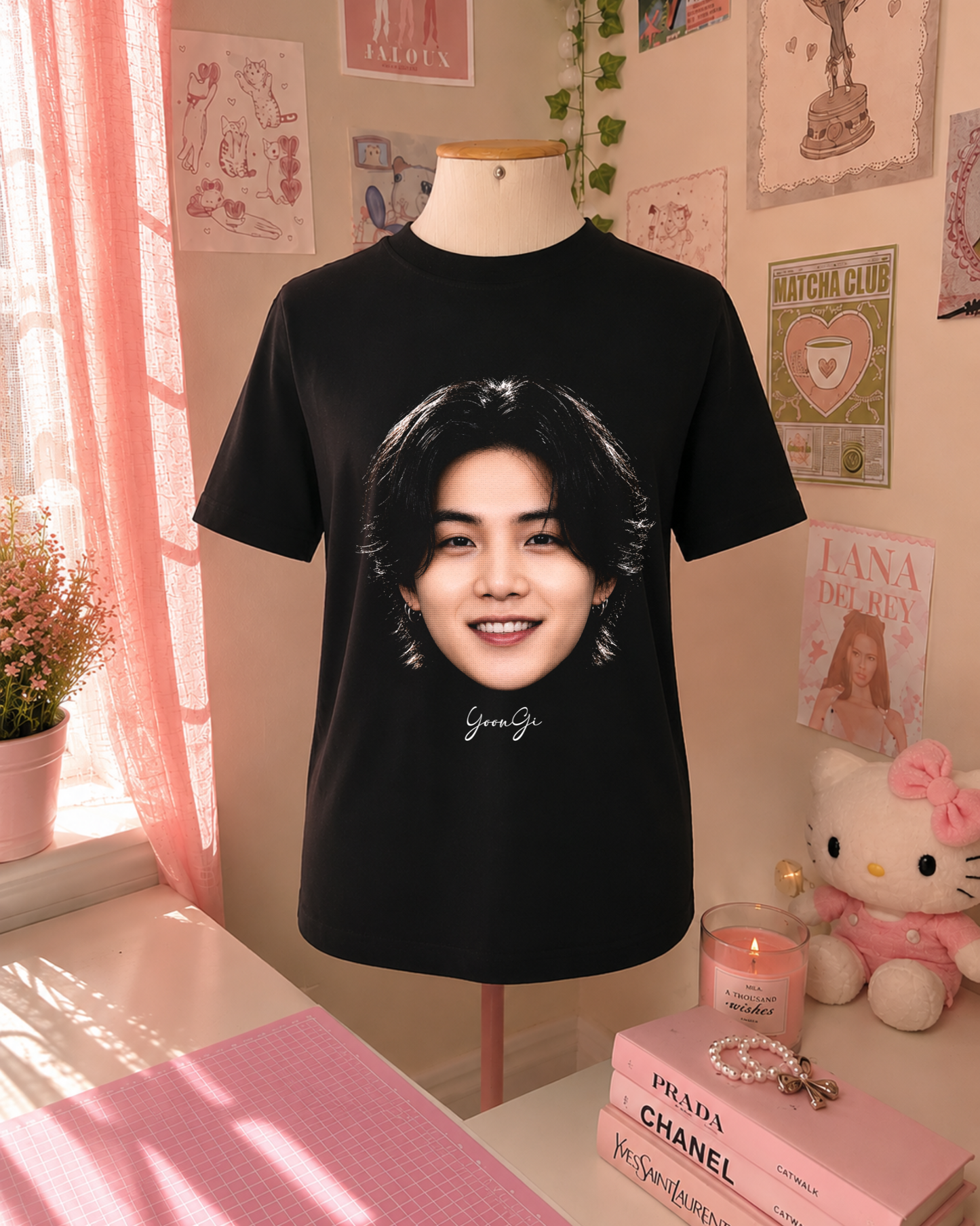 T-Shirt Preta com Retrato de Idol Coreano