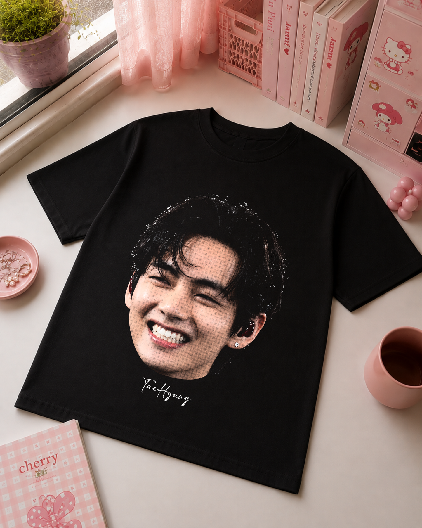 T-Shirt K-Pop Preta Retrato de Idol Coreano