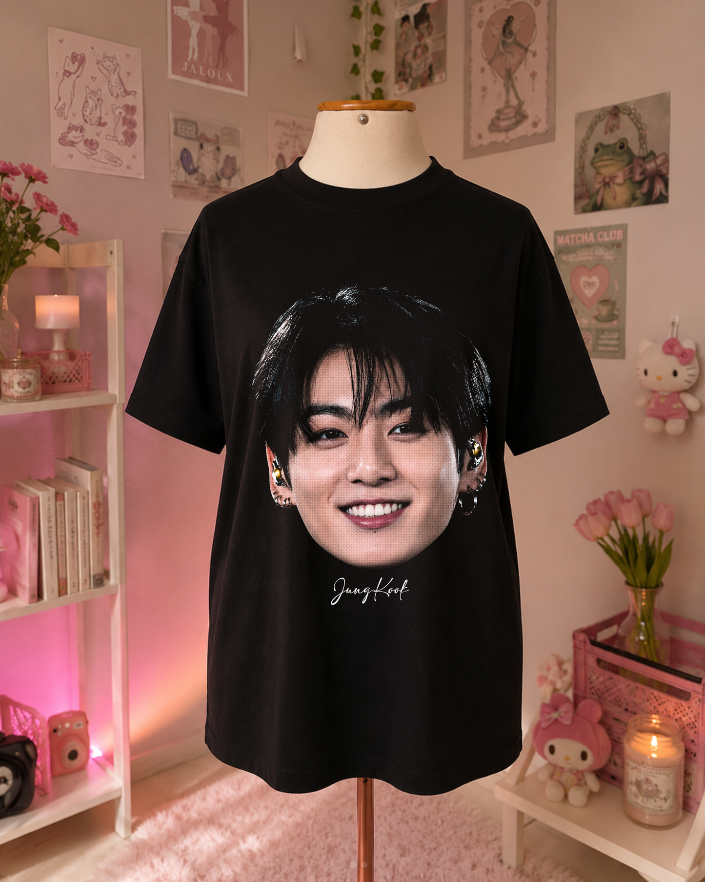 T-Shirt K-Pop Preta com Retrato de Idol Coreano JK