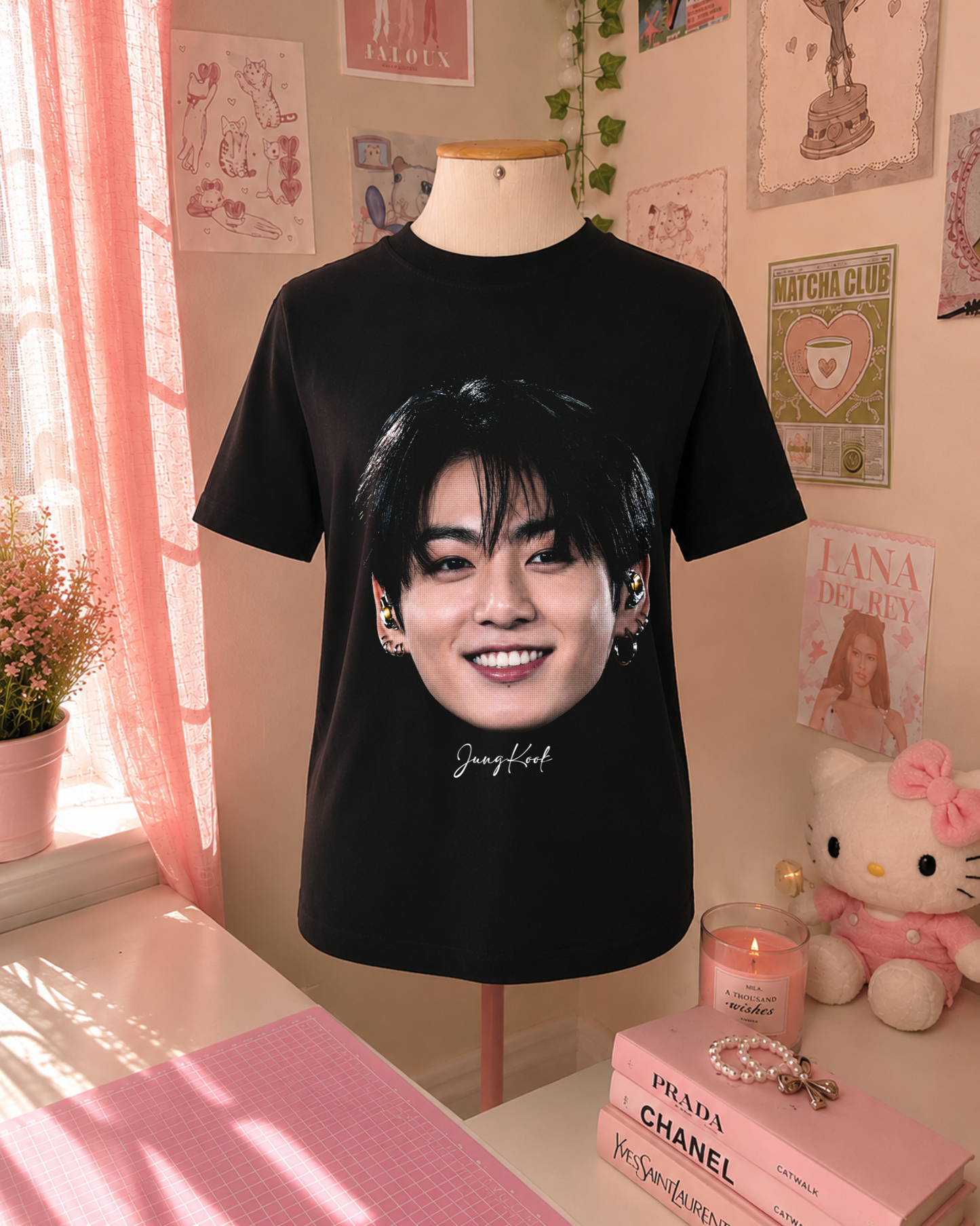 T-Shirt K-Pop Preta com Retrato de Idol Coreano JK