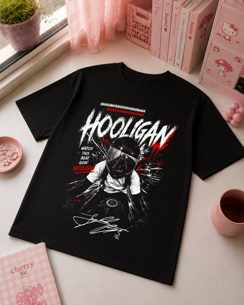 T-Shirt K-Pop Preta com Design Streetwear