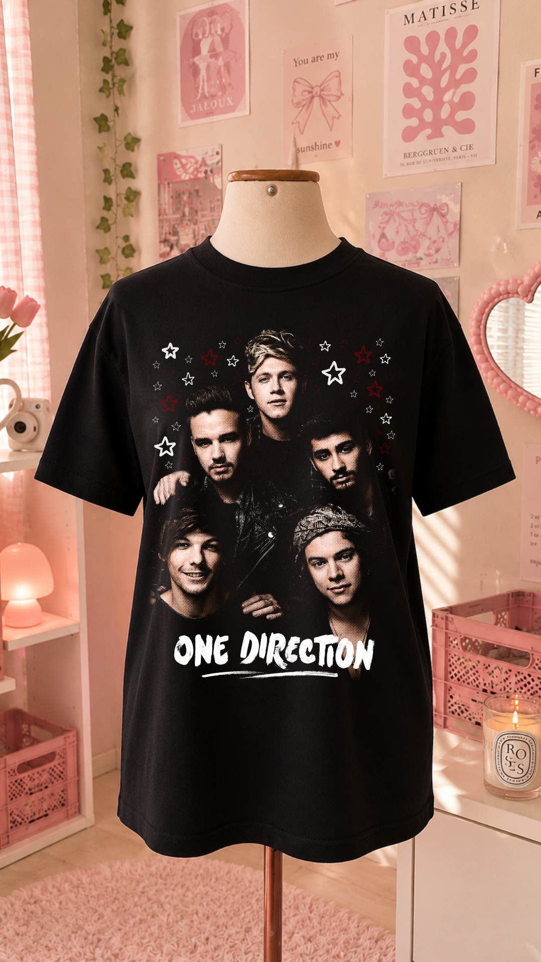 K-Pop Idol Black T-Shirt with Red Kisses